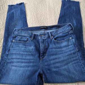 Mid-Rise Skinny Jean Raw Hem - Banana Republic